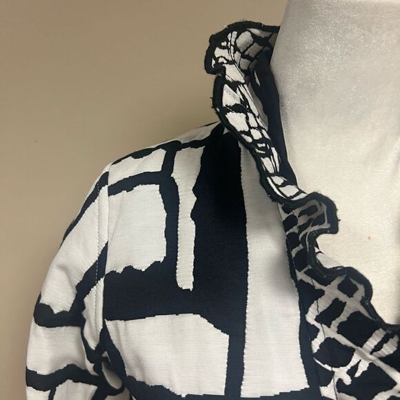 Trimdin black/white reversible patterned jacket  XS - Picture 2 of 7
